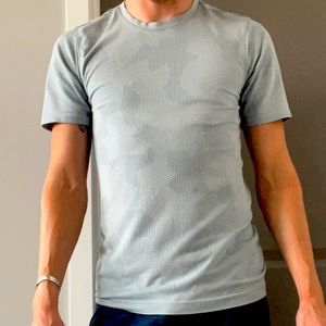 Lululemon Metal Vent Breathe Shirt
